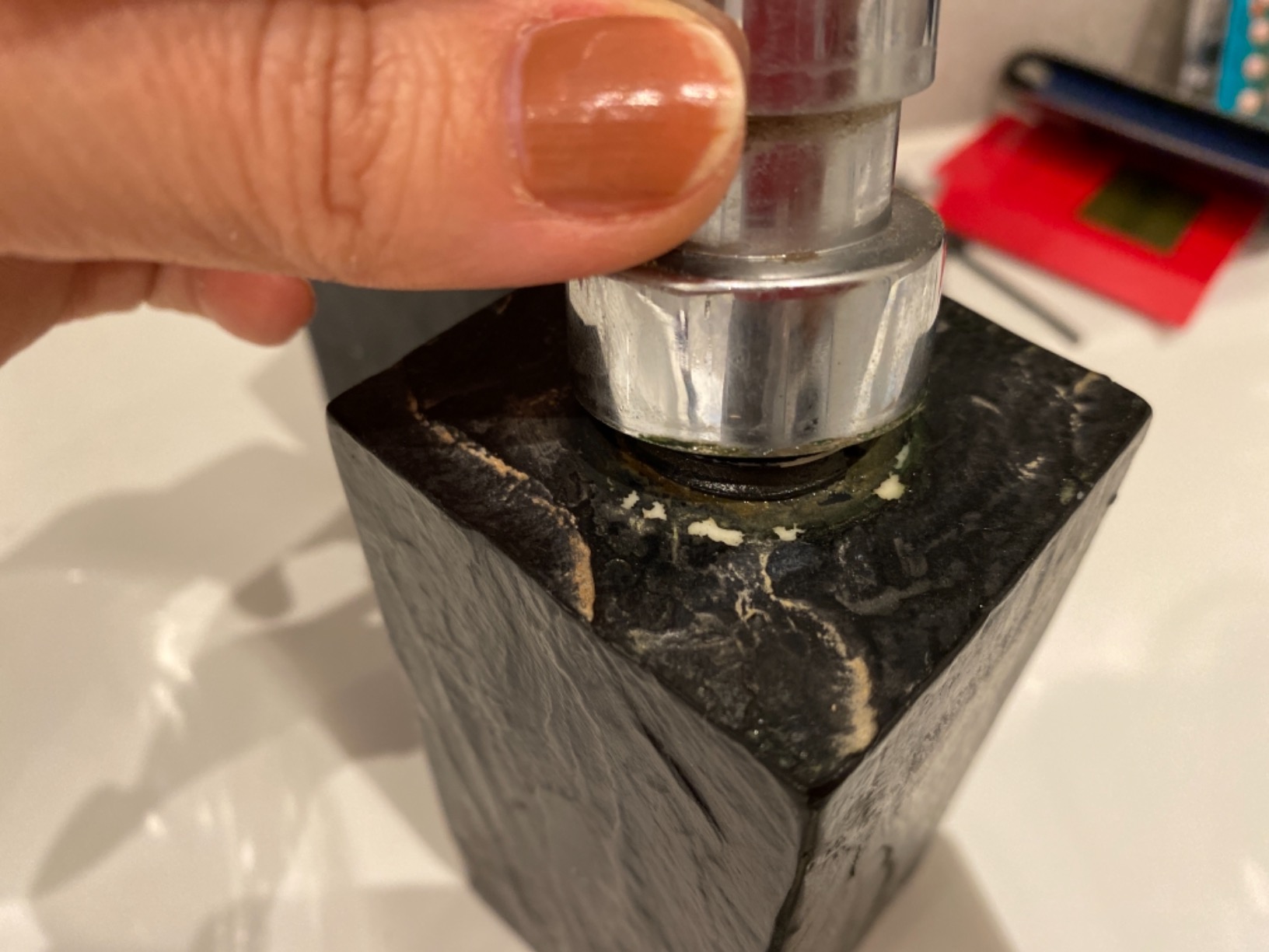 Wenko Slate Rock dispenser sapone 250 ml antracite effetto ardesia