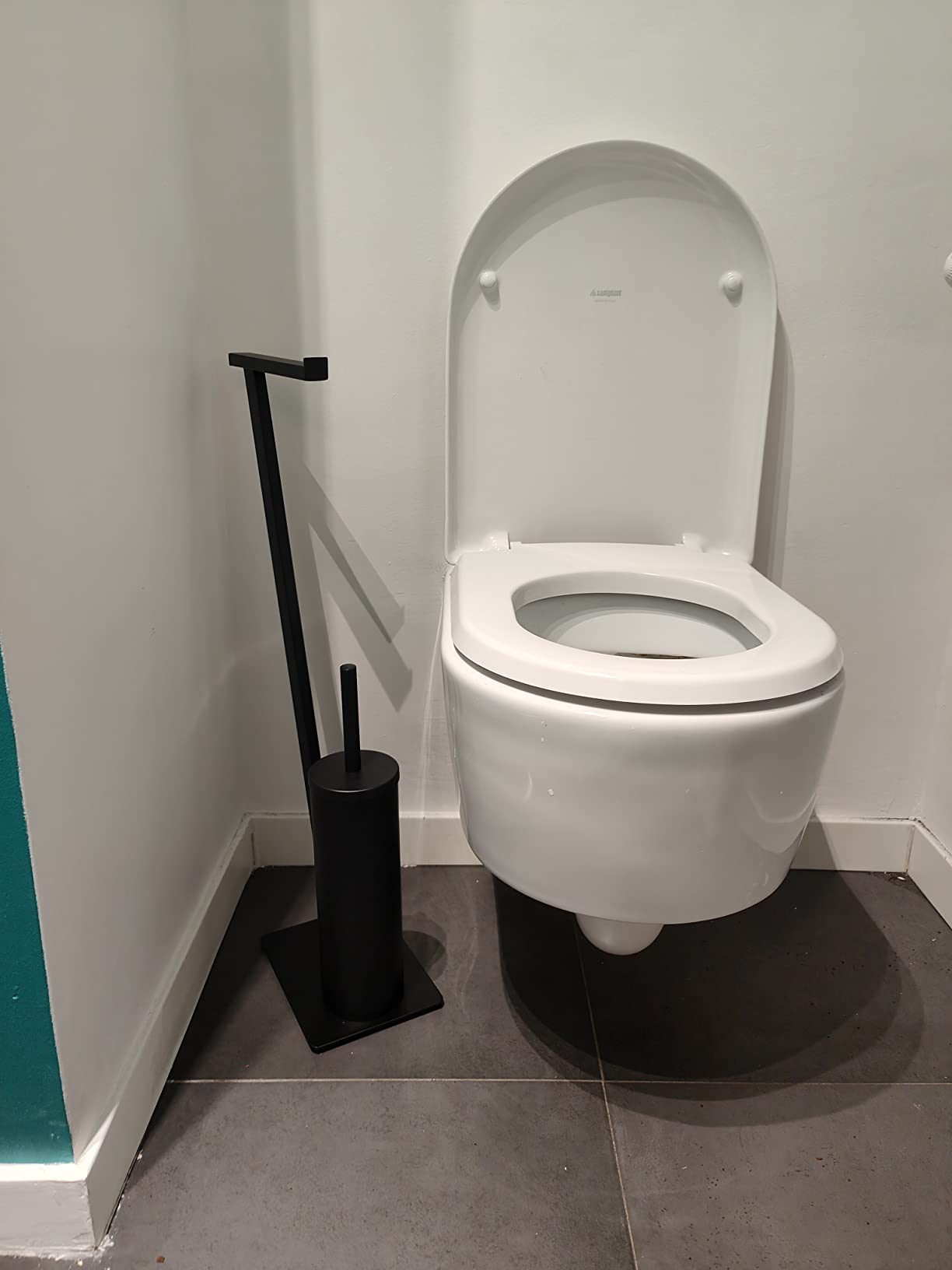 Wenko Lirio piantana WC nero opaco con scopino