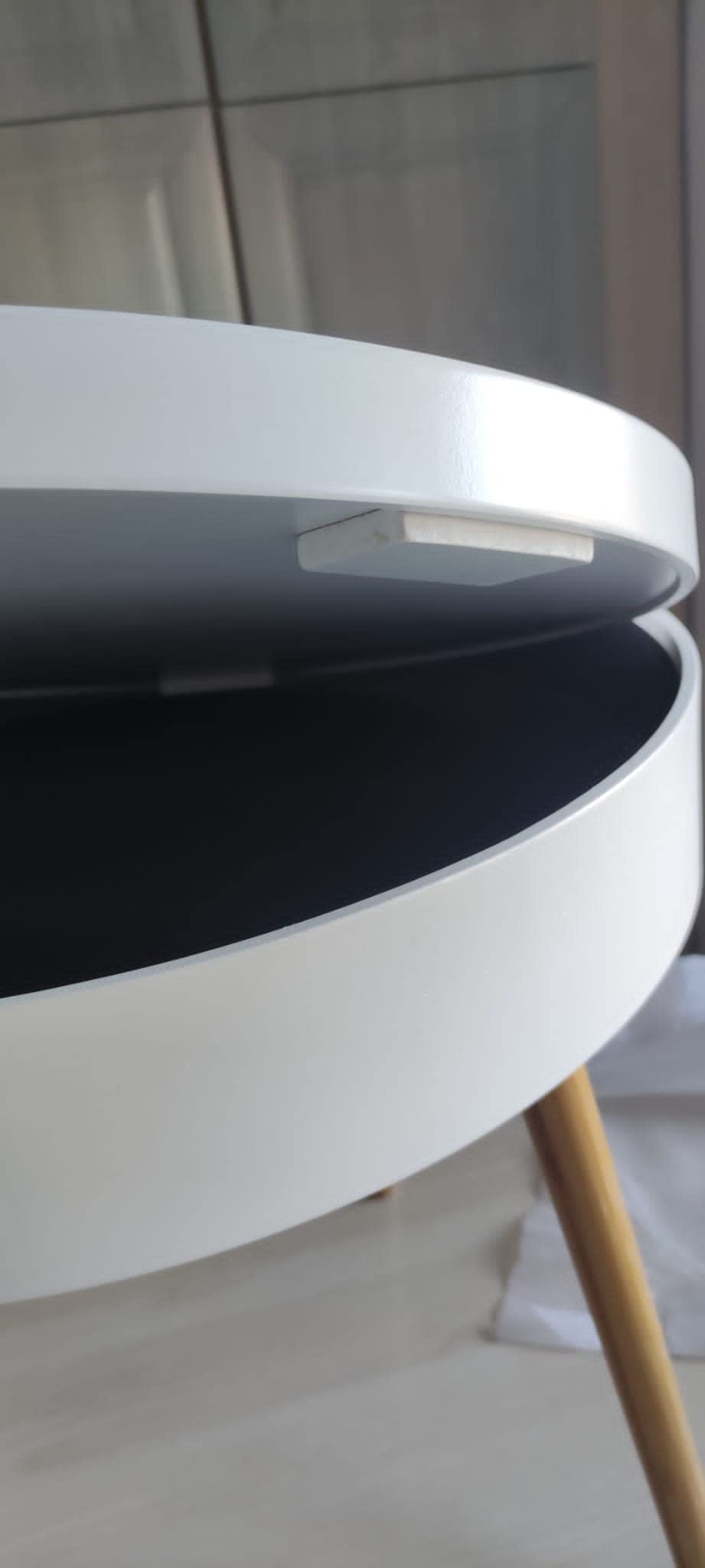 Wenko Finja tavolino rotondo bianco naturale con vassoio