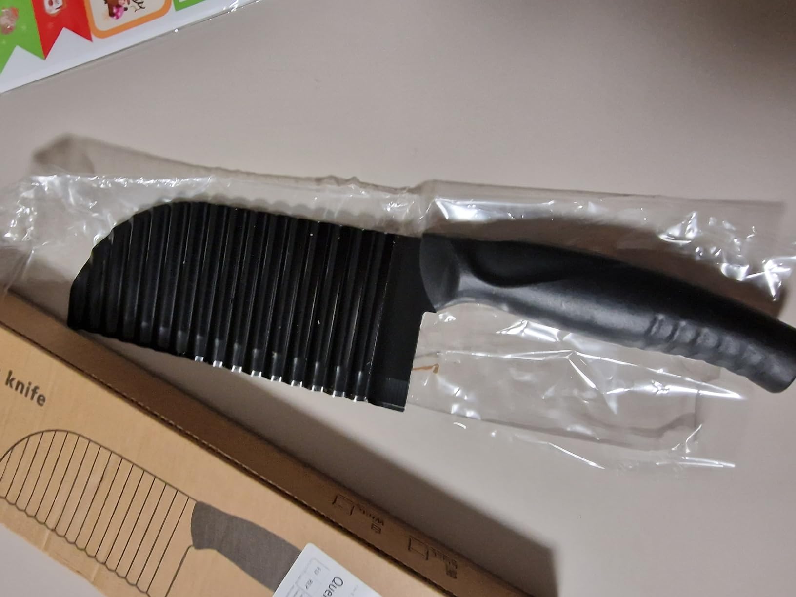Quelcc Taglio Ondulata coltello ondulato nero 17 cm