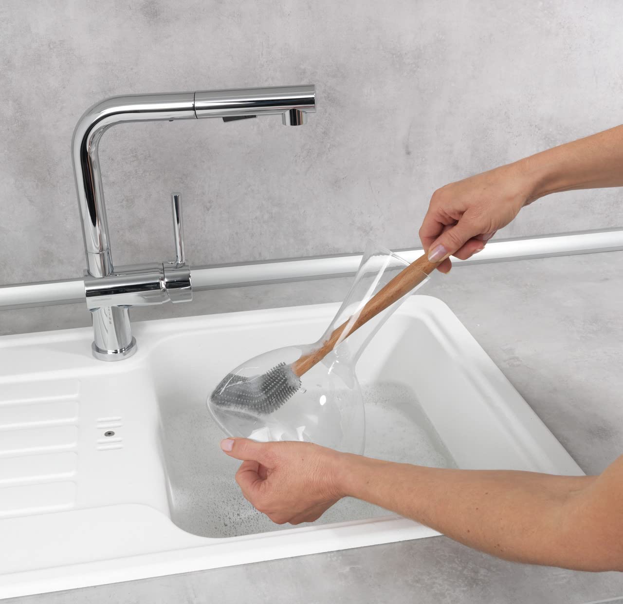 Wenko Hollie spazzola bottiglie silicone grigia 30 cm legno