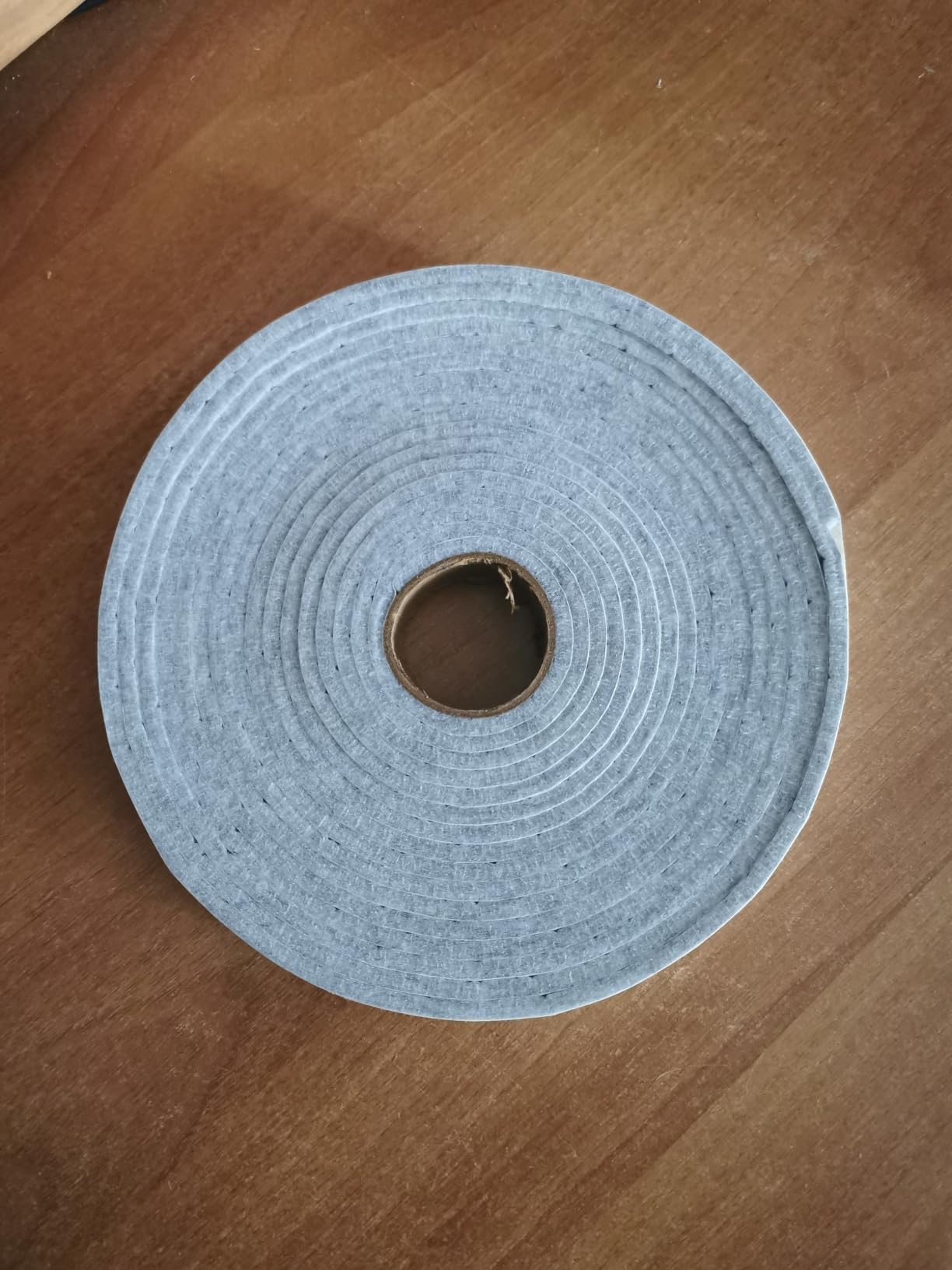 Quelcc Feltro Autoadesivo Grigio Rotolo 6m x 2 cm Antigraffio