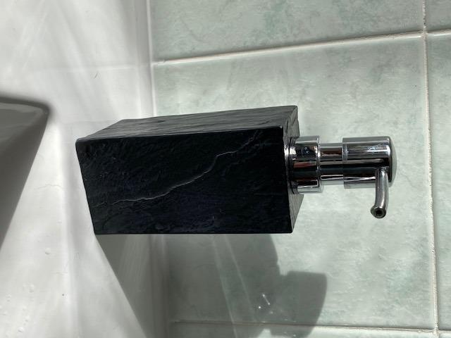 Wenko Slate Rock dispenser sapone 250 ml antracite effetto ardesia