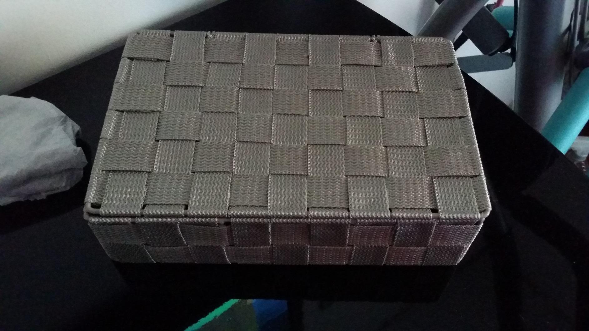 Wenko Adria organizer piccolo taupe con coperchio intrecciato