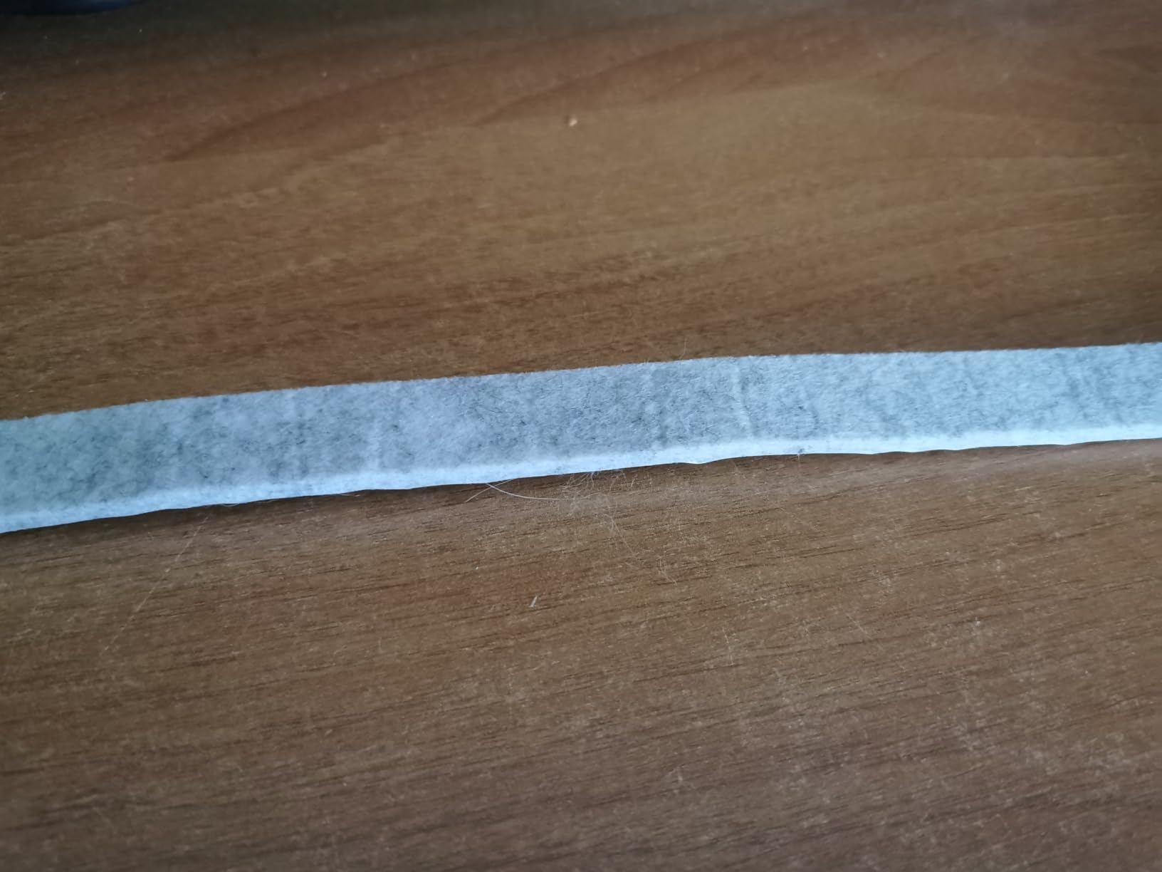 Quelcc Feltro Autoadesivo Grigio Rotolo 6m x 2 cm Antigraffio