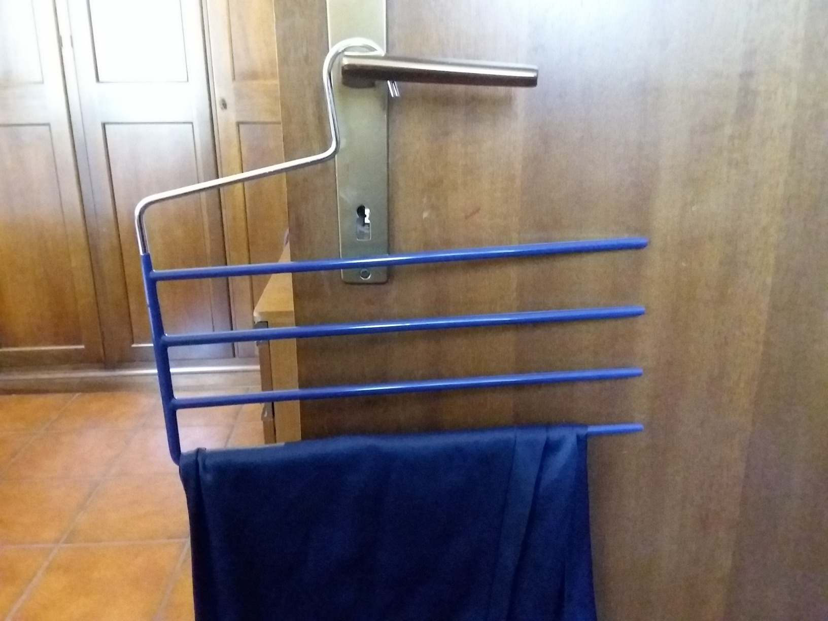 Wenko Baggy Gruccia Portapantaloni 4 Paia Antiscivolo