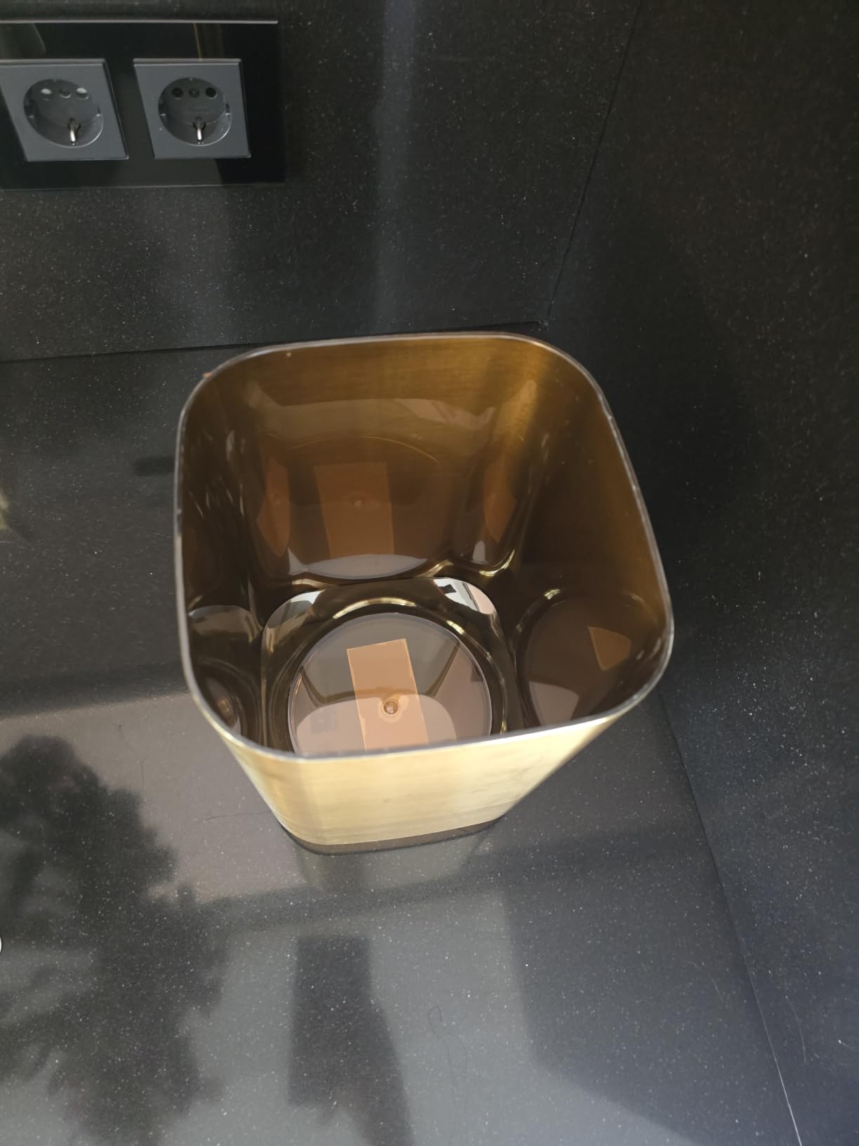 Wenko Pattumiera Bagno Oro 5,5 L con Coperchio Basculante