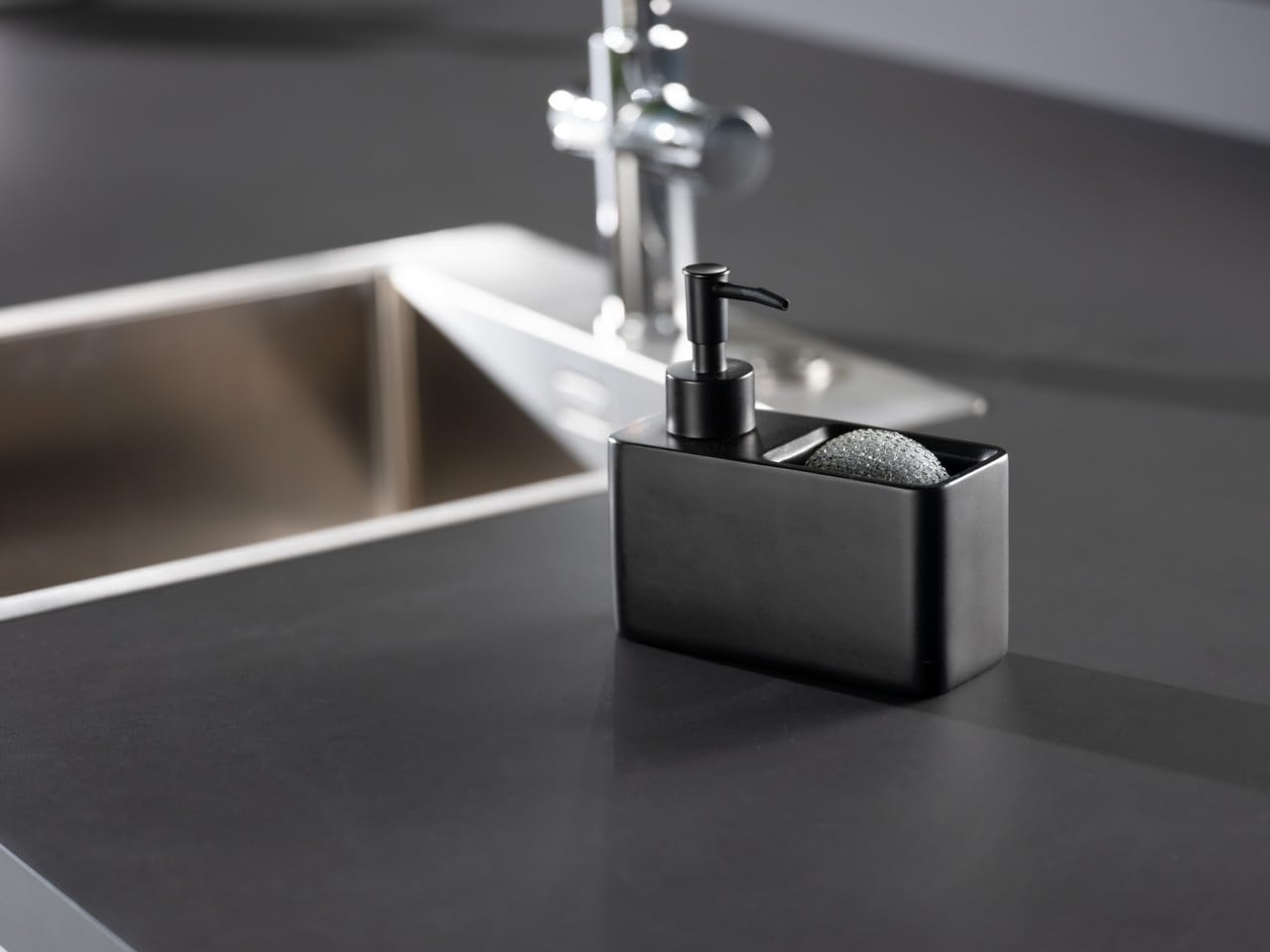 Wenko Resa dispenser detersivo 150 ml nero con spugna