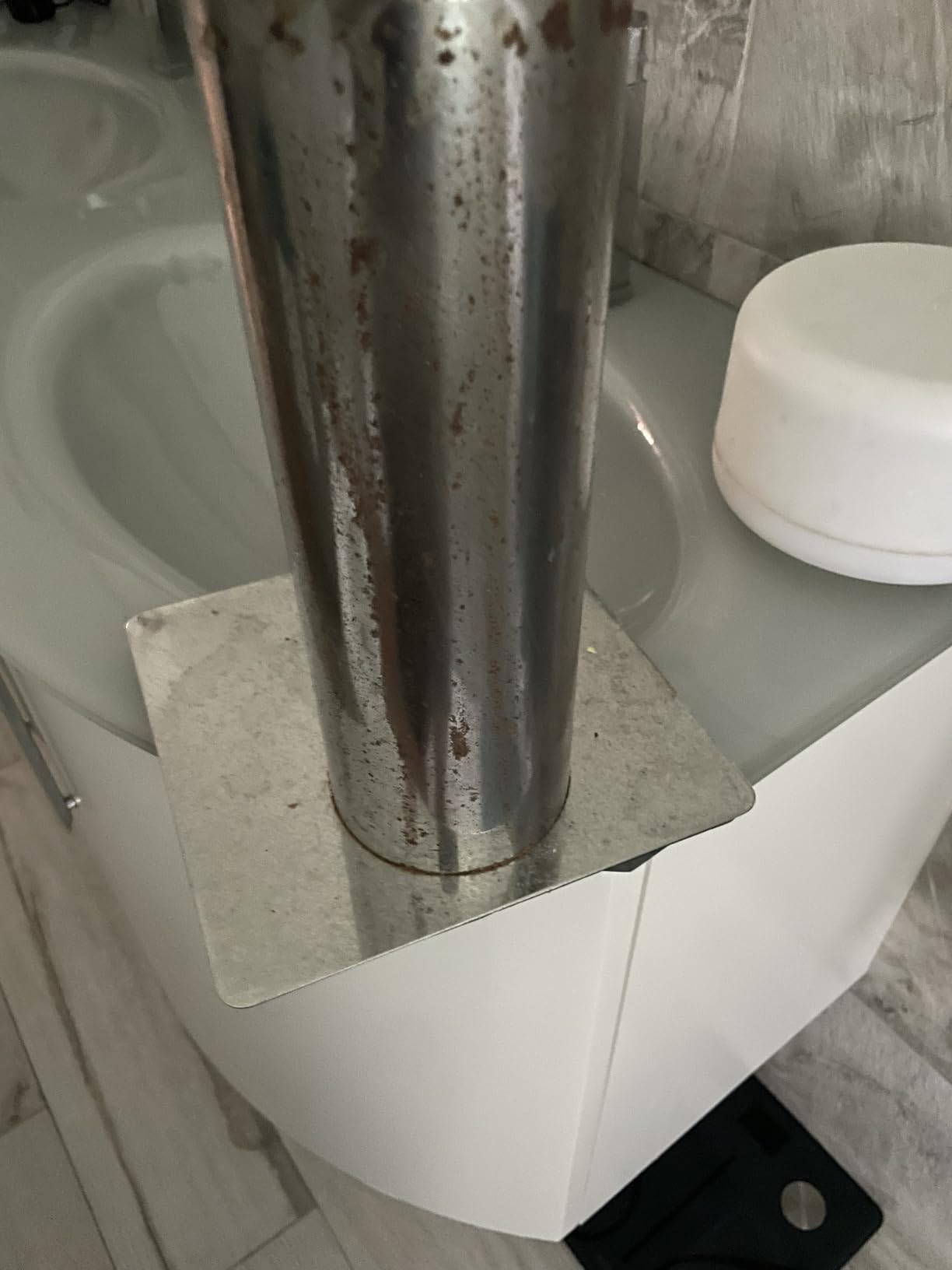 Wenko Recco piantana bagno satinato con scopino silicone